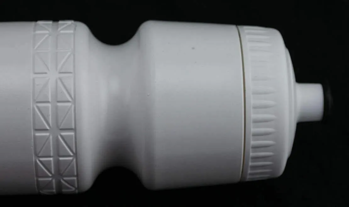 4 QTY 22oz Ounce Bicycle Water Bottles Screw Cap White NEW