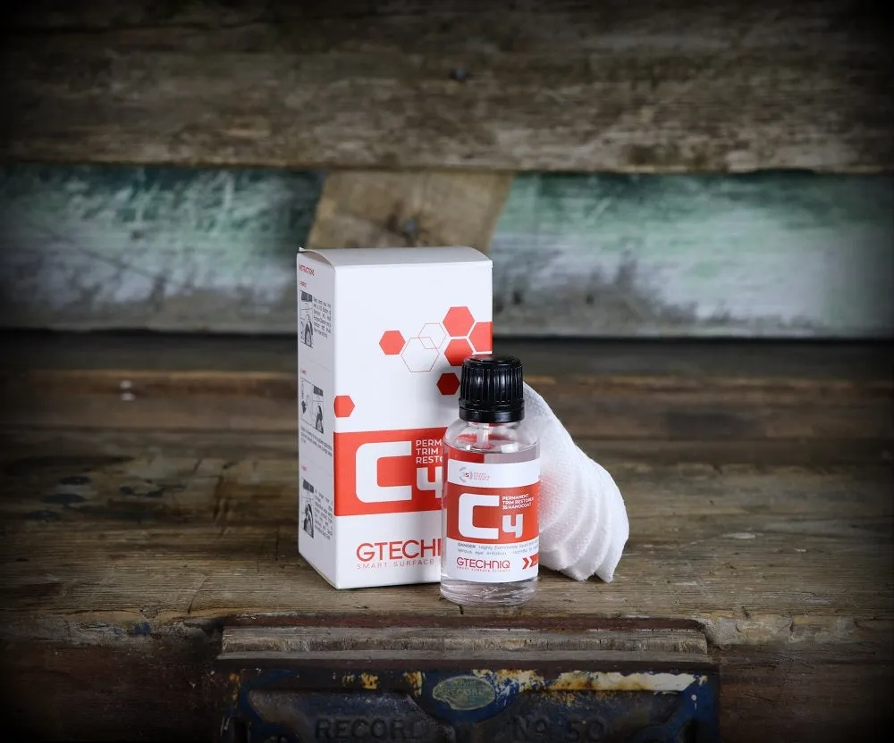 Gtechniq C4 Permanent Trim Restorer