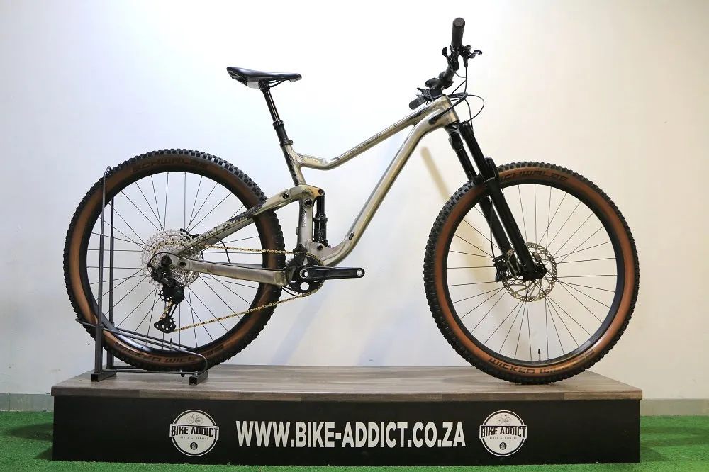 SCOTT Genius 950 Medium (Pre-Owned)