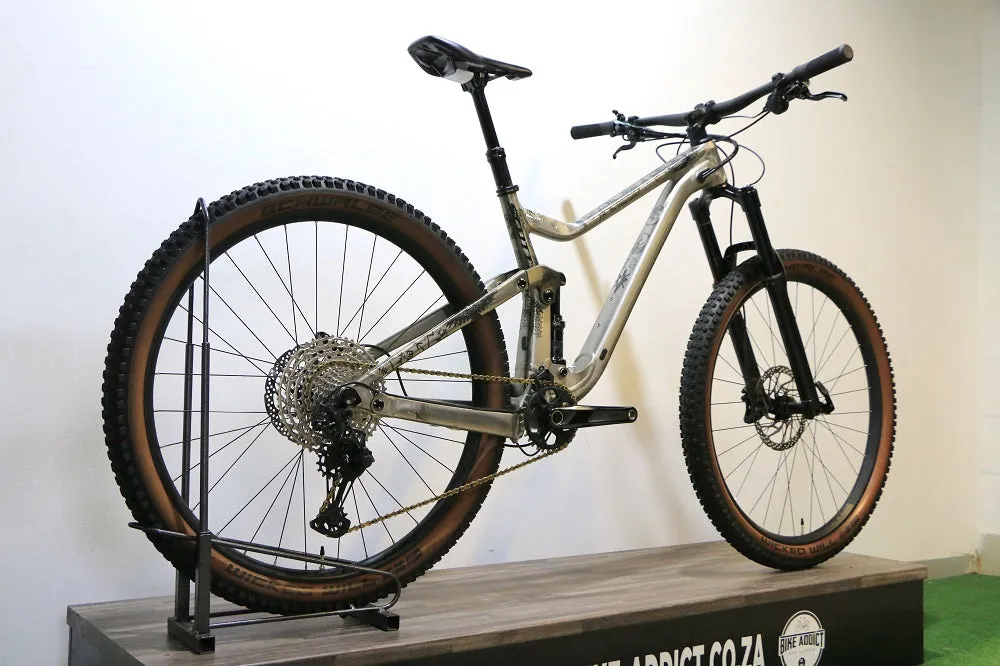 SCOTT Genius 950 Medium (Pre-Owned)