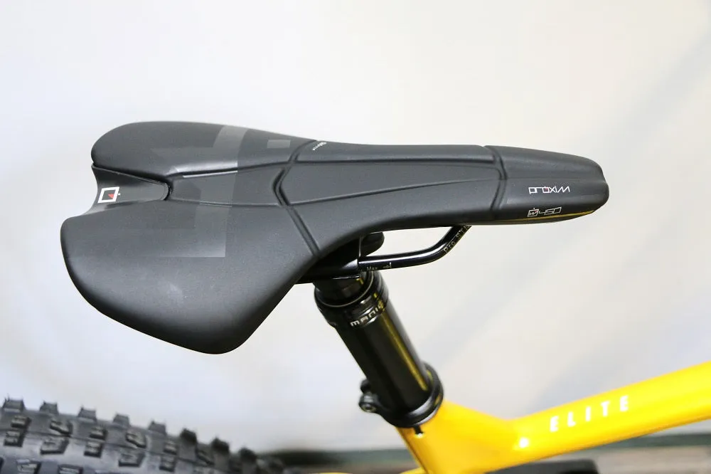 TITAN RACING Skyrim Elite (2025)