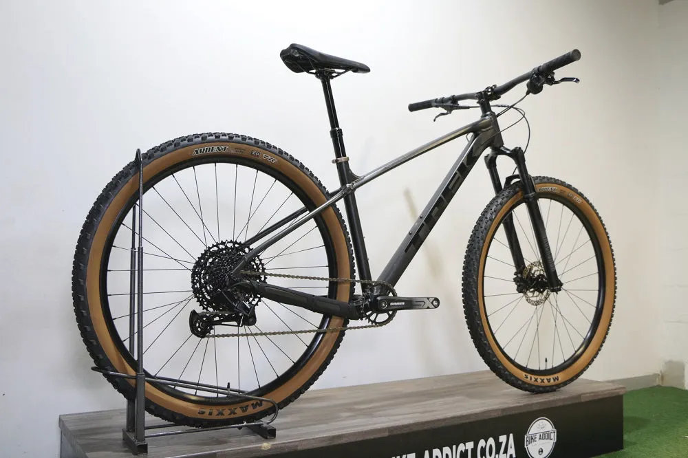 TREK Marlin 8 Medium (Pre-Owned)