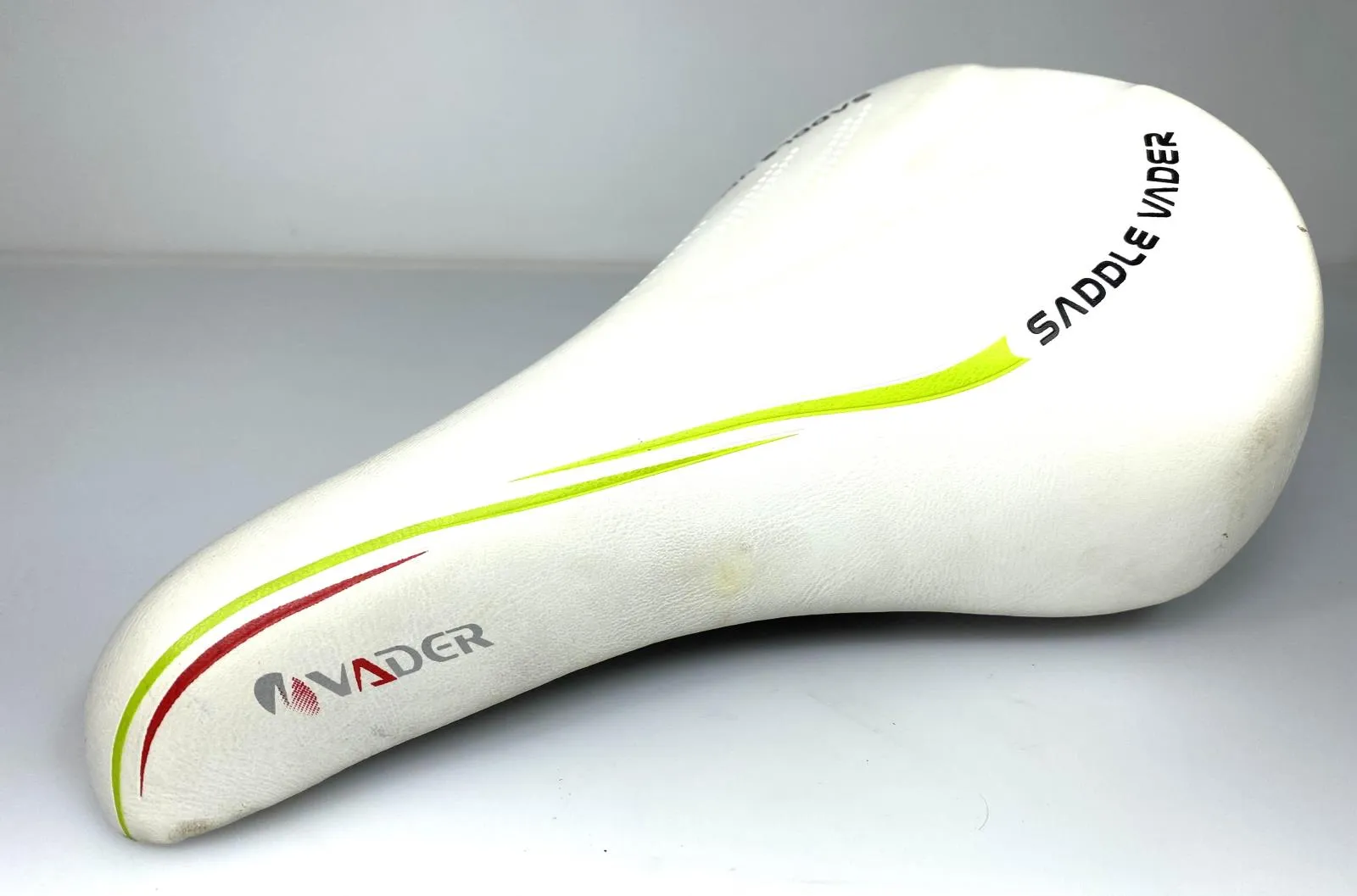 Vader White Womens Bicycle Bike Bike Seat Blemished New